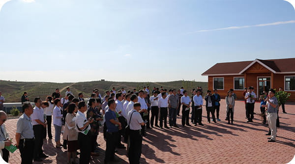 山東省林木種苗和花卉轉(zhuǎn)型升級工作推進會在基地召開