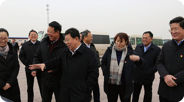 原諸城市委書記桑福嶺、原市長劉峰梅到基地調(diào)研